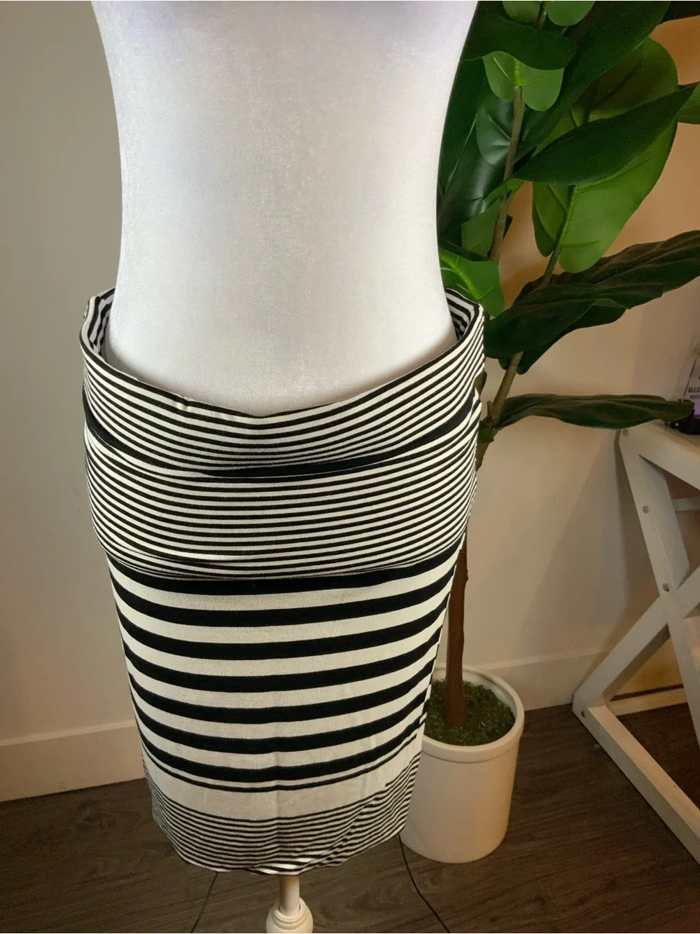LOFT Black and White Striped Pencil Skirt